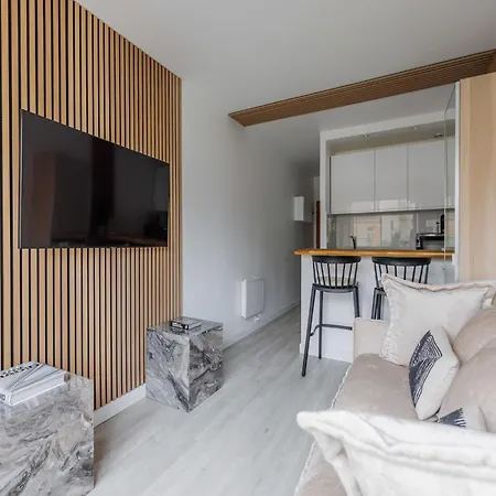 Superb 2p Near Trocadero 아파트