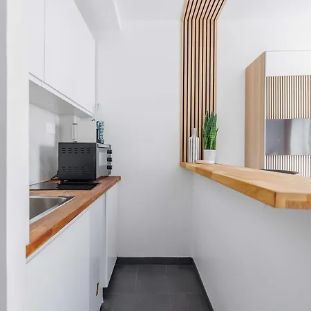 Superb 2p Near Trocadero 아파트 *